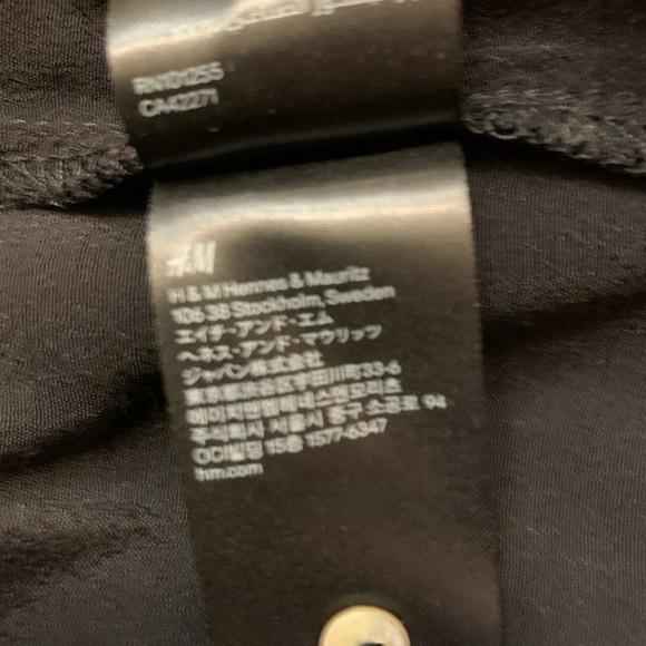 Gorgeous Little Black Shift Dress w/Accent Detail - Picture 13 of 14